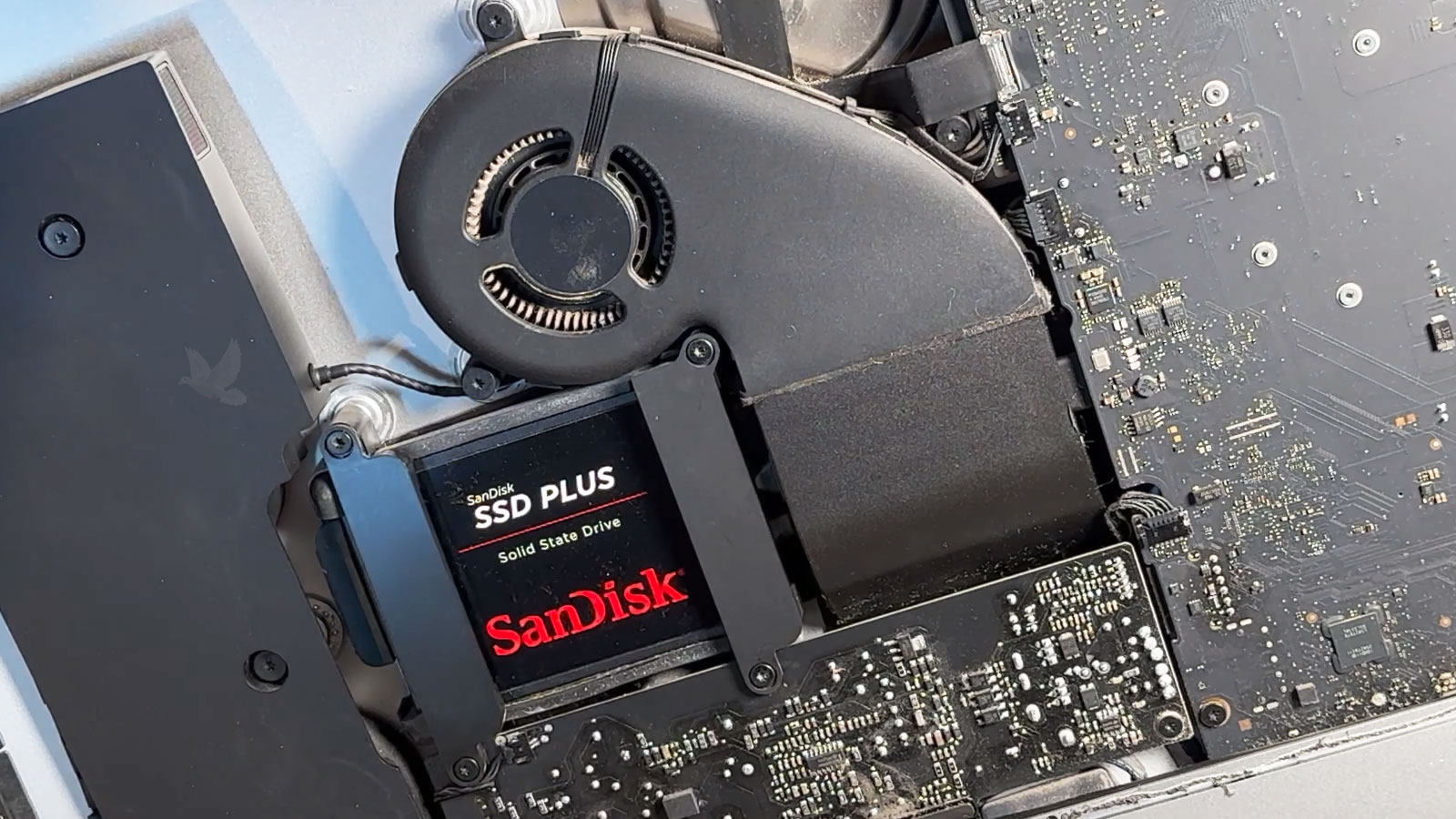 iMac upgraded with a SanDisk SSD Plus replacing the original hard drive