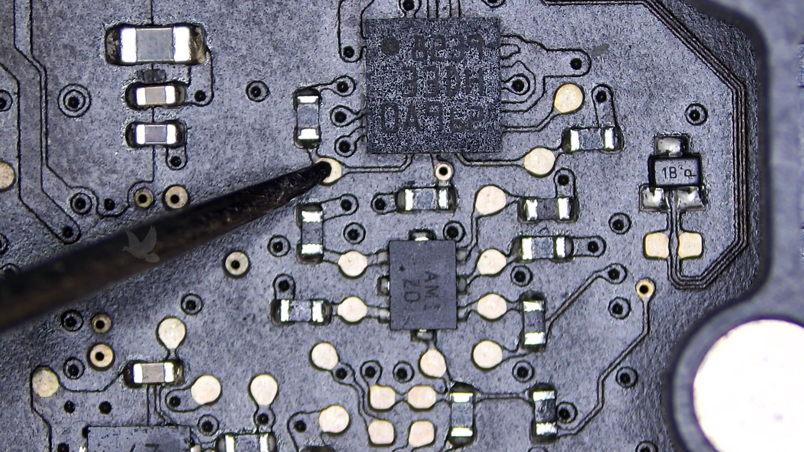 Measuring the output pad of an A23933DH IC connected to a resistor