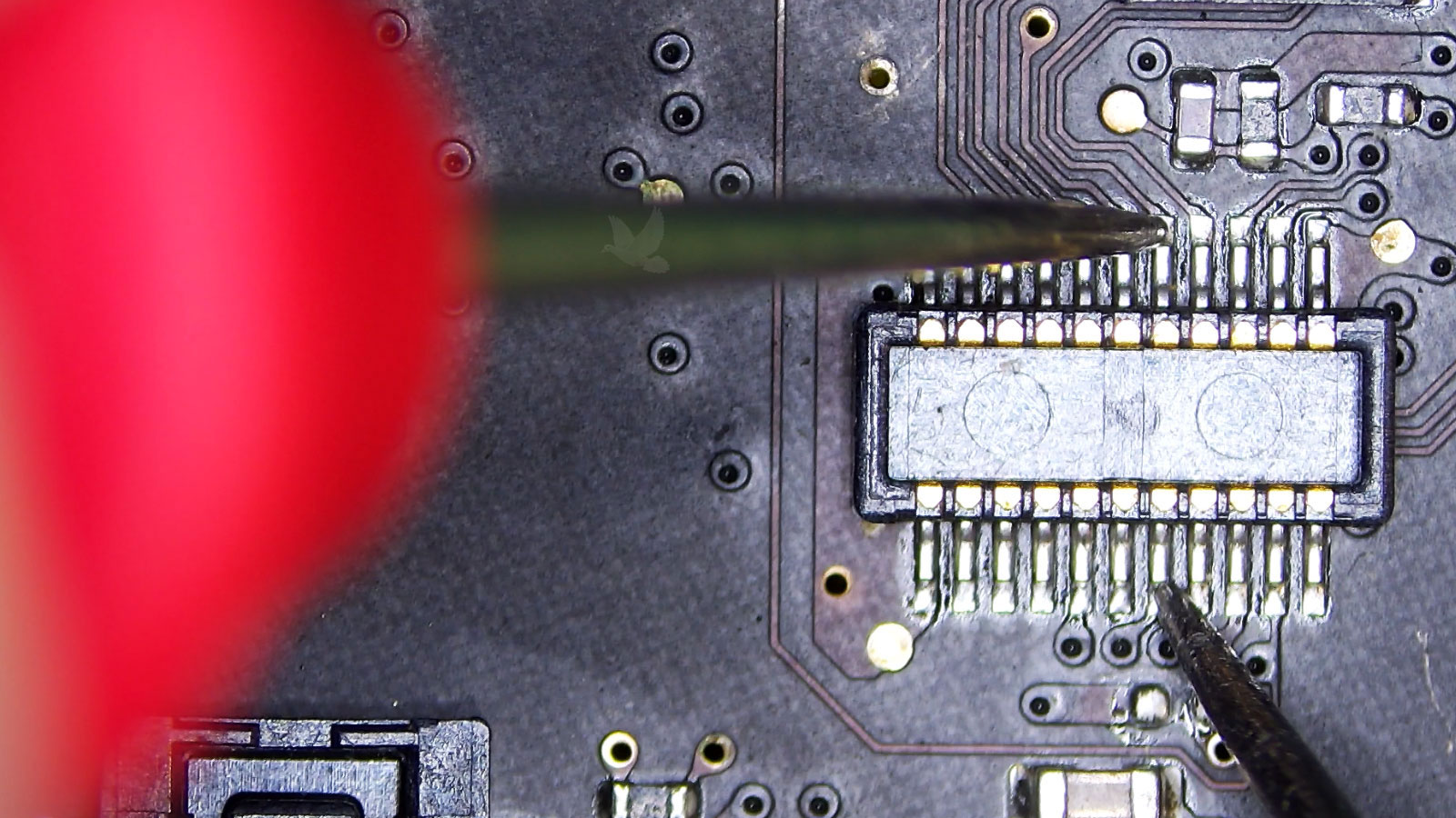 FFC FPC flex cable connector being electrically measured between pins on opposite sides