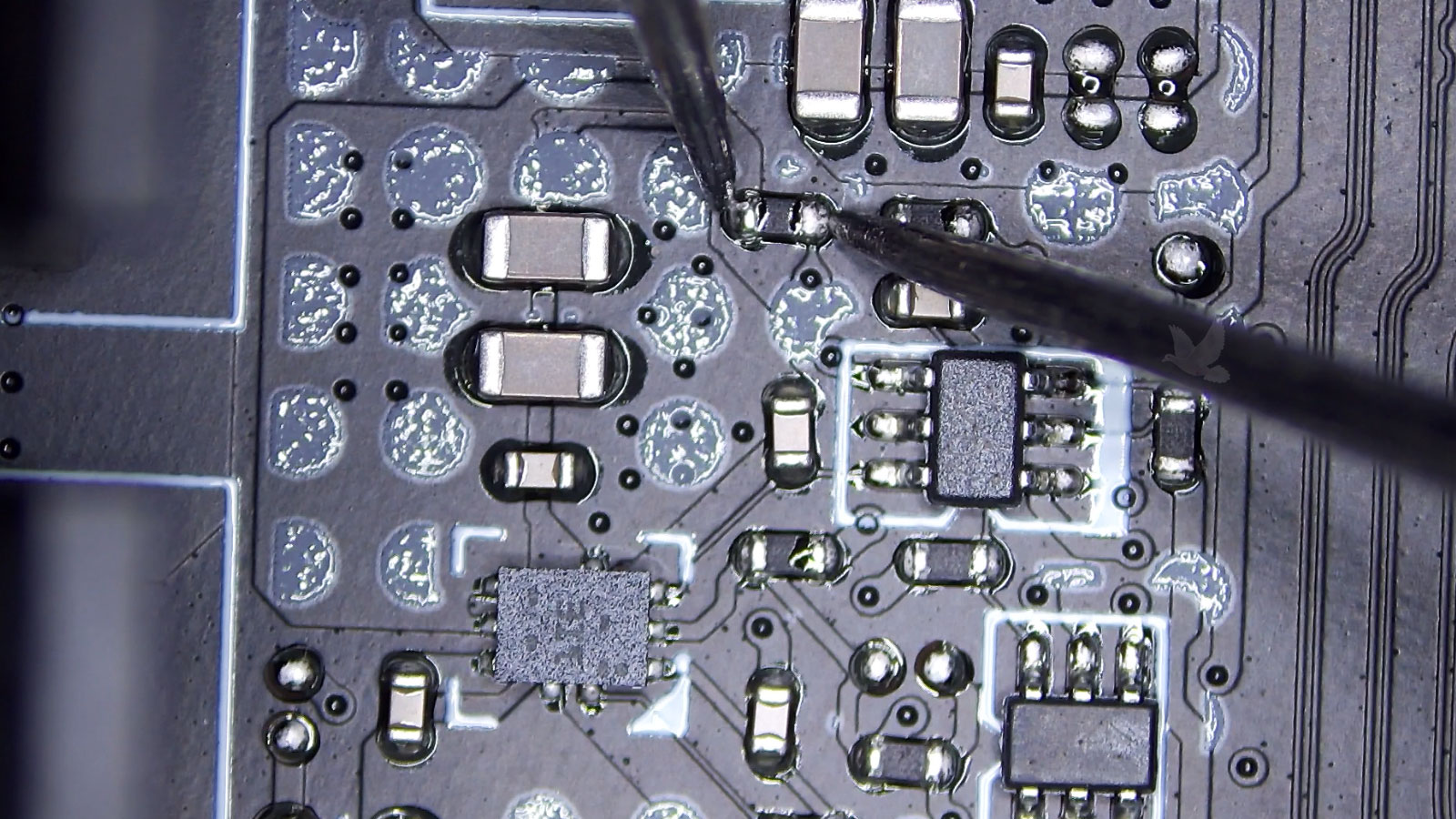 Resistor with an internal crack despite showing no visible external damage