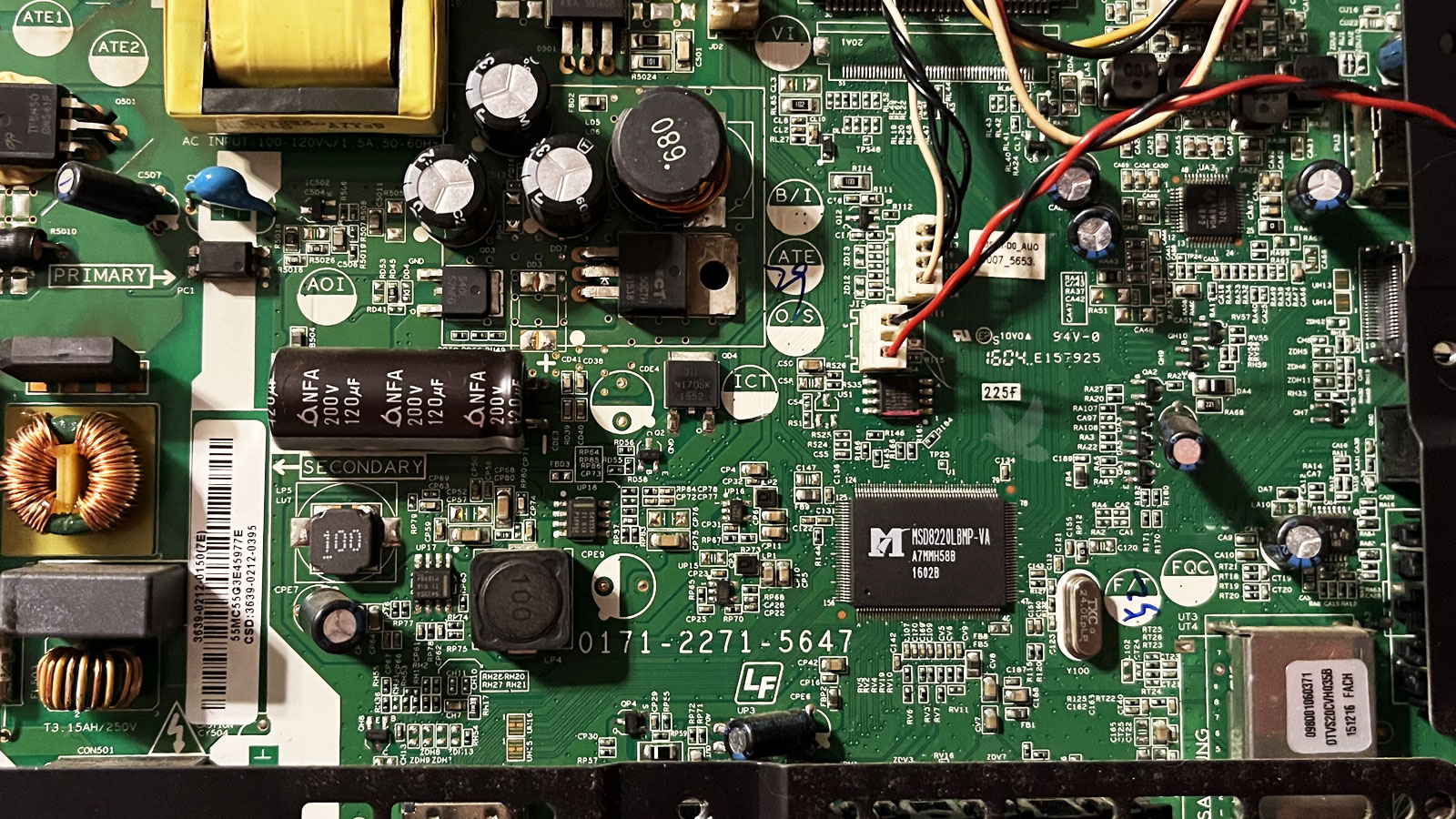 JI5 circuit board connector with red and black wires showing missing voltage on the red wire.