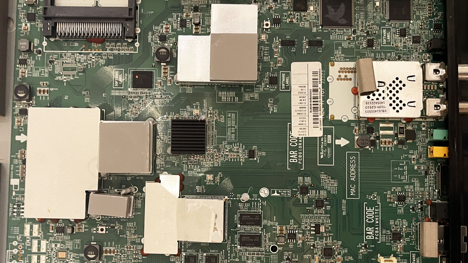 Damaged IC2600 identified as faulty on LG motherboard