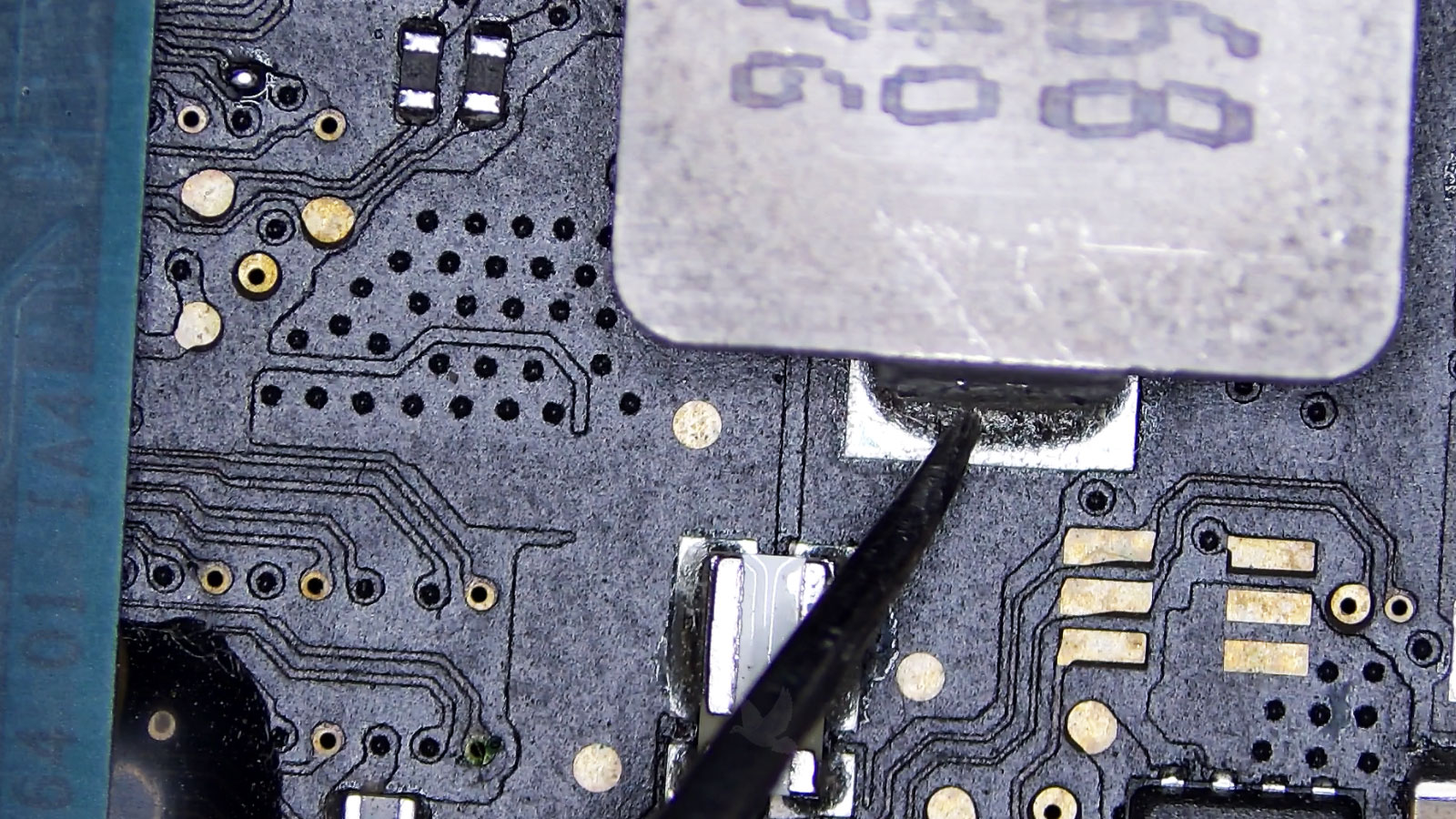 Measuring a motherboard coil with low resistance to ground on the power rail