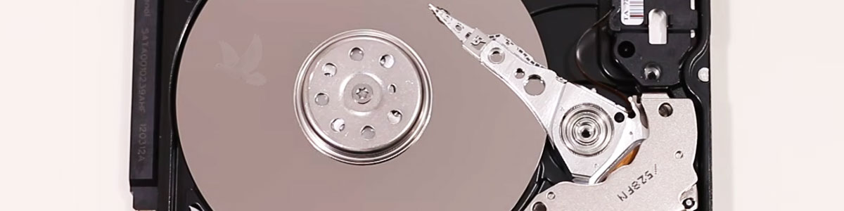 Open hard drive with exposed platters and read-write head assembly for data recovery