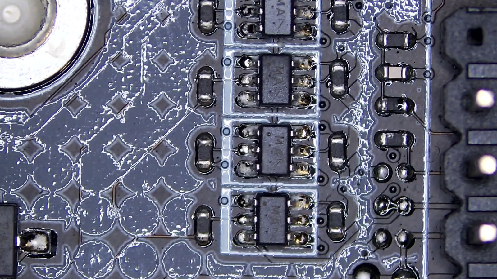 Third transistor in parallel bank testing shorted across its final two pins