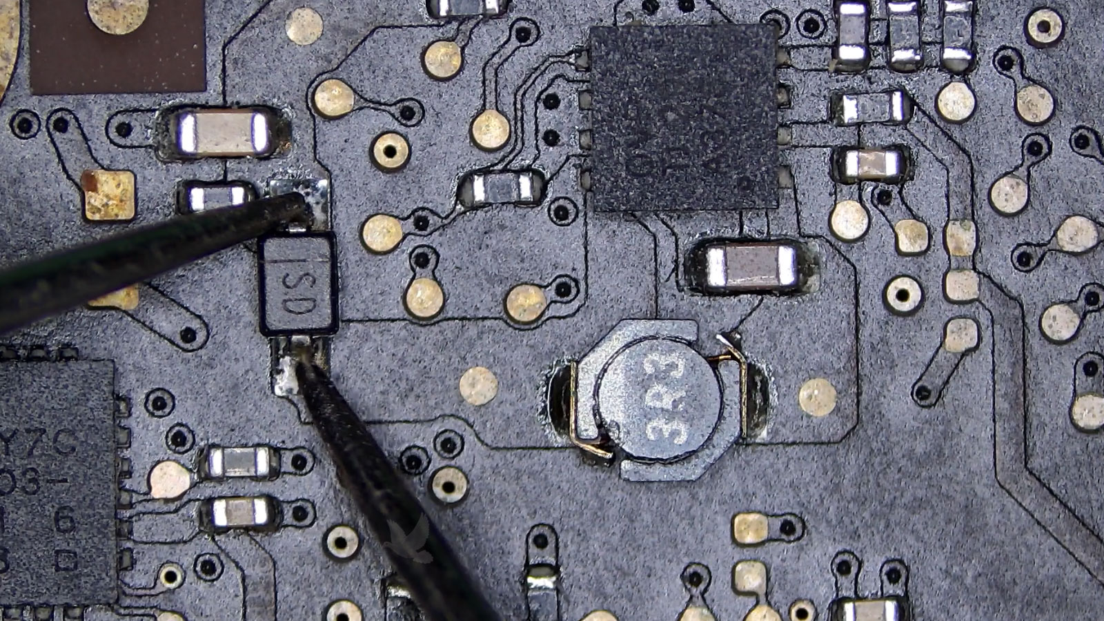 Measuring a damaged SD-marked diode among motherboard power components