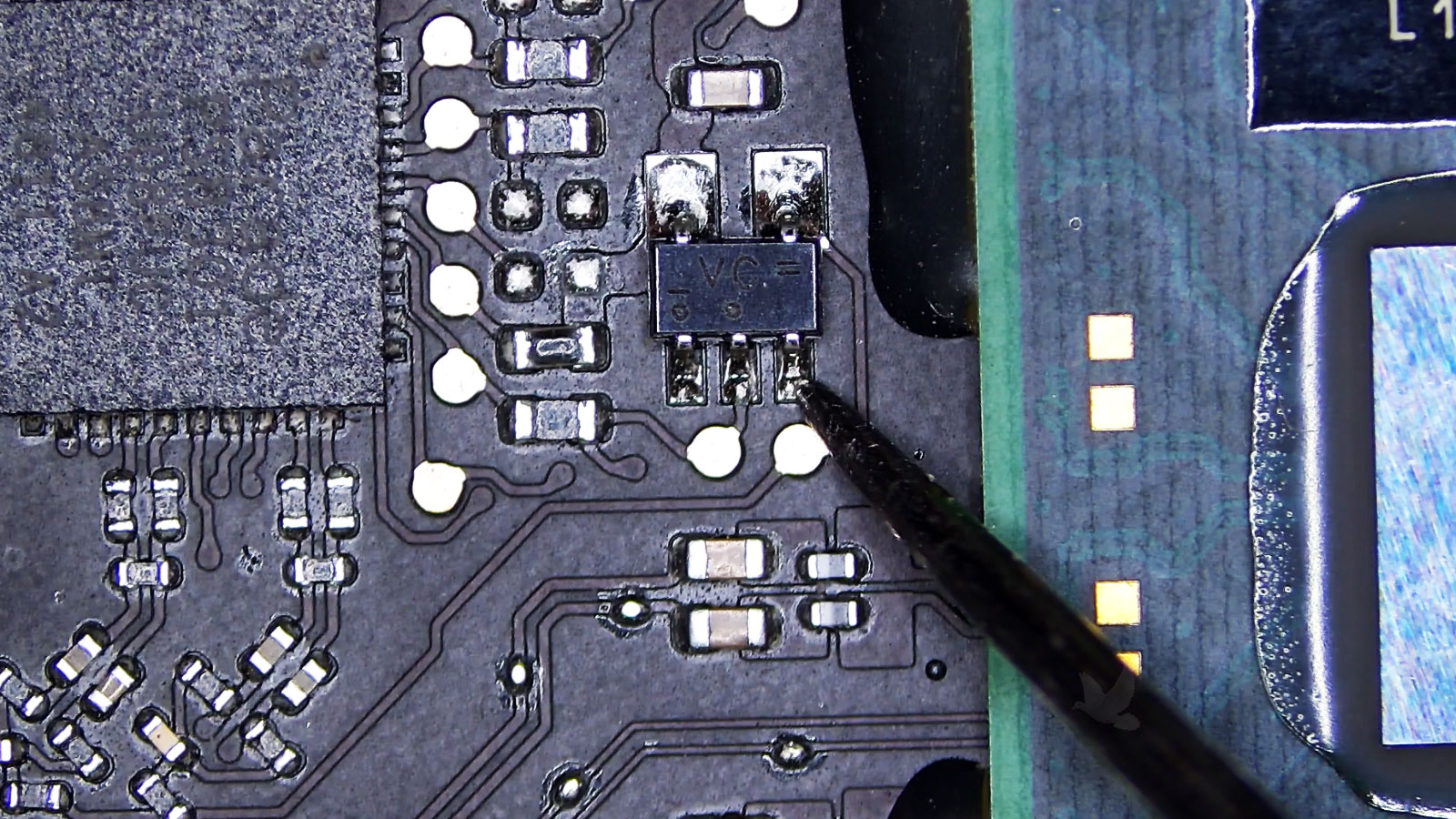Testing a VC transistor near the video chip reveals an unexpected short to ground